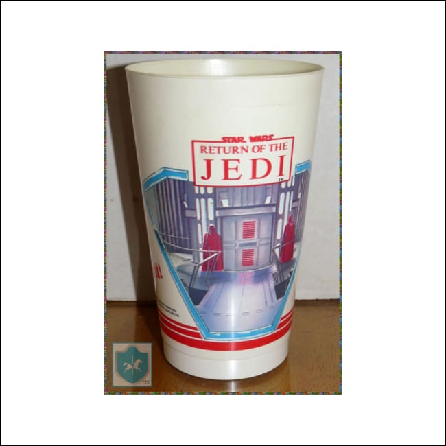 1983 - STAR WARS - RETURN OF THE JEDI - pvc 6'' tall - thin tumbler / drinking glass / cup - 7Eleven - Toffey's Treasure Chest