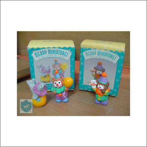 1995-1997 Hallmark - Merry Miniature - Happy birthday Clown Bear - figurine w box - 1.75''tall - Toffey's Treasure Chest