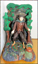 2001 LORD OF THE RING - LOTR - FRODO W DOOR w accessories