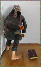 2002 LORD OF THE RING - LOTR - BILBO w accessories