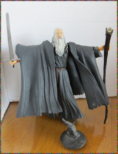 2004 LORD OF THE RING - LOTR - GANDALF - w accessories