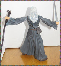 2004 LORD OF THE RING - LOTR - GANDALF - w accessories