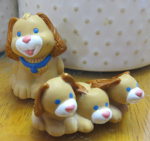 '90's Fisher-Price LOVING FAMILY - MOM DOG & PUPPIES