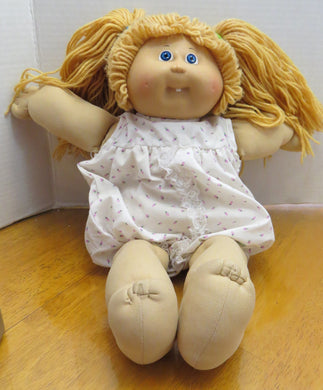 Vintage 1983 CABBAGE PATCH KIDS DOLL - CPK