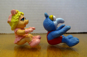 RARE 1986 McDonald's MUPPETS BABIES - happy meal Miss Piggy Gonzo TEST no bow no shoe