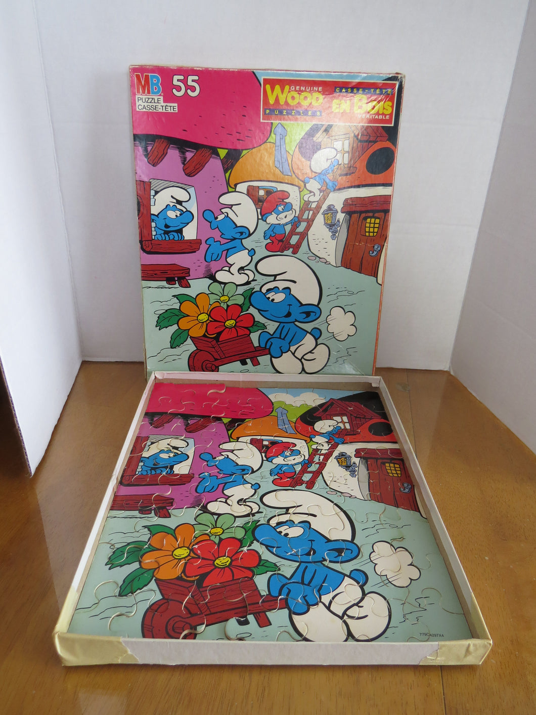 Vintage and complete THE SMURFS / SCHTROUMPFS - wooden puzzle with box - 55 mcx