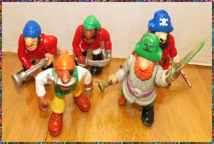'90's Fisher-Price Little People - Adventure Pirates lot - Toffey's Treasure Chest