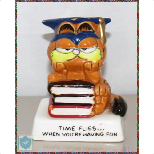 Enesco - Garfield The Cat - Porcelain Figurine - Time Flies / Graduation - Figurine Vintage